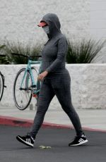 Pregnant KATY PERRY and Orlando Bloom Wearing Mask Shopping at Target in Los Angeles 04/17/2020