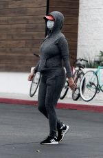 Pregnant KATY PERRY and Orlando Bloom Wearing Mask Shopping at Target in Los Angeles 04/17/2020