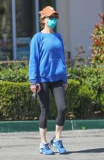 RENEE ZELLWEGER Wearing Mask Leaves Erewhon Supermarket in Los Angeles 04/03/2020