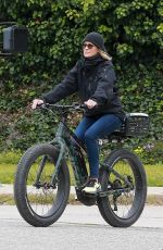 ROBIN WRIGHT and Clement Giraudet Out for Bike Ride in Santa Monica 04/27/2020