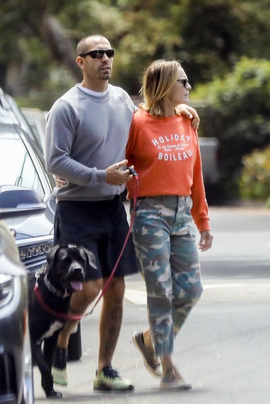 ROBIN WRIGHT and Clement Giraudet Out with Their Dog in Santa Monica 04/28/2020