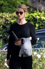 ROSIE HUNTINGTON-WHITELEY Out and About in Beverly Hills 04/20/2020