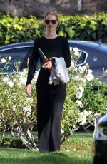 ROSIE HUNTINGTON-WHITELEY Out and About in Beverly Hills 04/20/2020