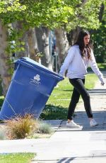 SARA SAMPAIO Get Trash Bins Back to Her Home in Los Angeles 04/23/2020