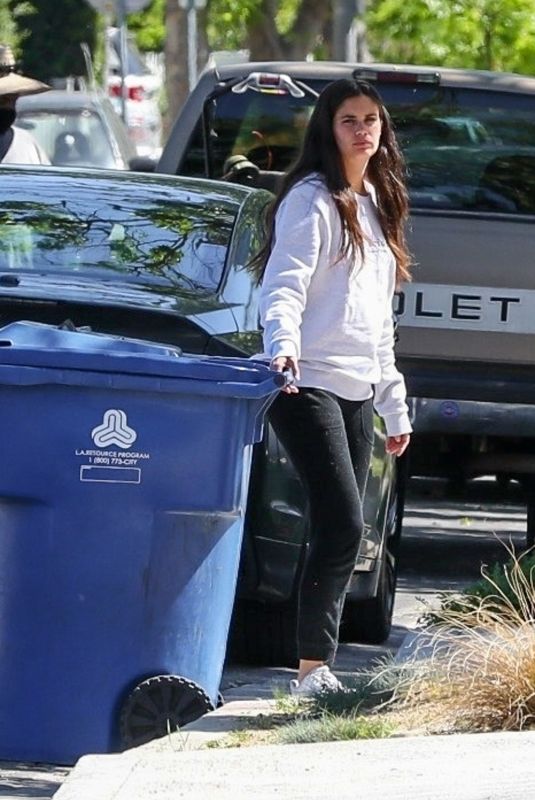 SARA SAMPAIO Get Trash Bins Back to Her Home in Los Angeles 04/23/2020