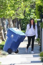 SARA SAMPAIO Get Trash Bins Back to Her Home in Los Angeles 04/23/2020
