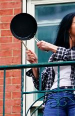 SARAH SILVERMAN Cheers on Frontline Workers at 7pm in New York 04/14/2020
