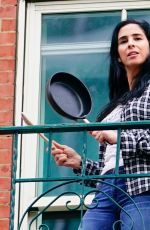 SARAH SILVERMAN Cheers on Frontline Workers at 7pm in New York 04/14/2020
