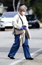 SHARON and KELLY OSBOURNE Check Out a New House in Malibu 03/31/2020