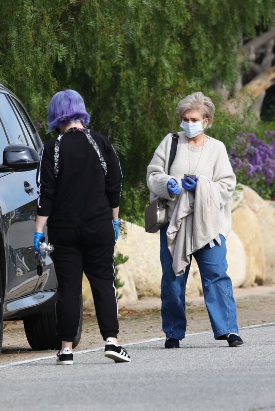 SHARON and KELLY OSBOURNE Check Out a New House in Malibu 03/31/2020