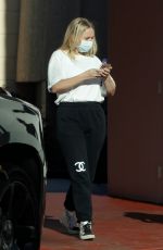 SIA Leaves a Studio in Palm Springs 04/26/2020