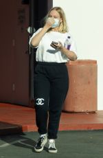 SIA Leaves a Studio in Palm Springs 04/26/2020