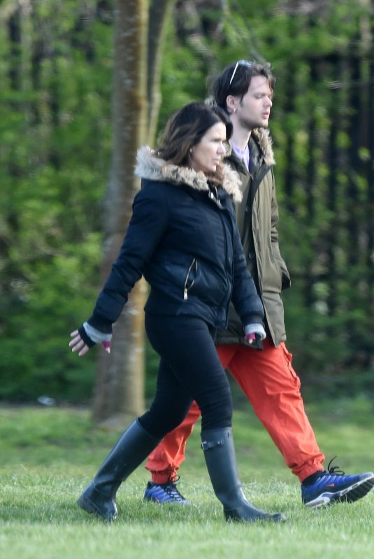 SUSANNA REID Out Hiking in London 04/03/2020