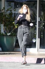 TORI PRAVER Wearing Masks and Gloves at a Post Office in Beverly Hills 03/31/2020