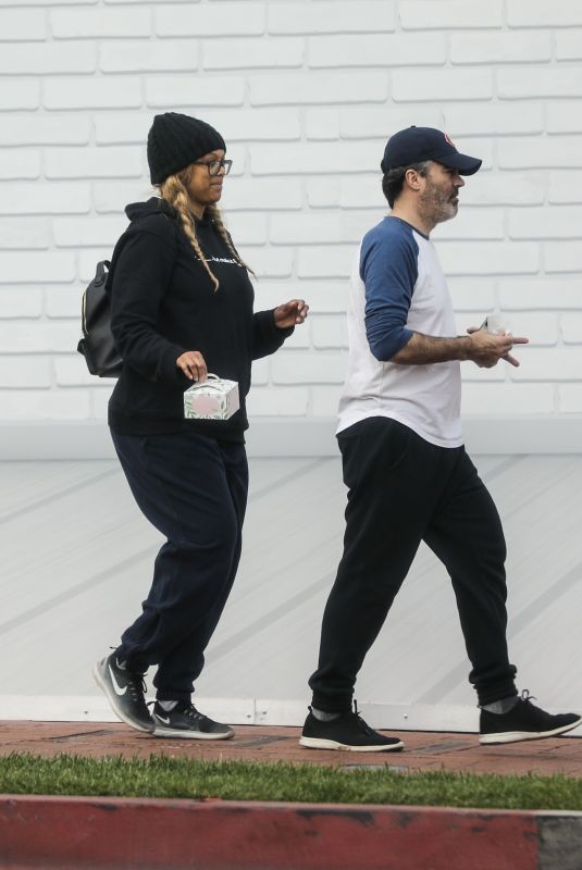 TYRA BANKS and Louis Belanger-Martin Out for Breakfast in Los Angeles 04/01/2020