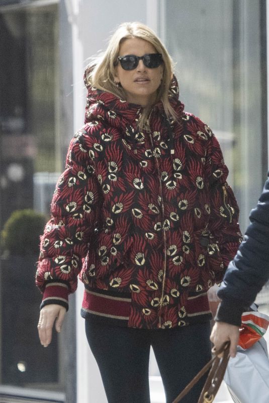 VOGUE WILLIAMS Out and About in Chelsea 03/31/2020