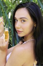ALEXIS REN for Sonya Dakar x Alexis Ren Anniversary Beauty Capsule, 2020
