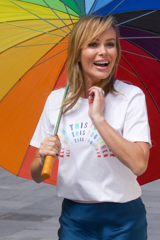AMANDA HOLDEN Leaves Global Radio in London 05/01/2020