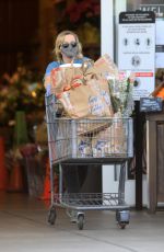 AMY POEHLER Out Shopping in Los Angeles 05/09/2020