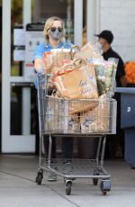 AMY POEHLER Out Shopping in Los Angeles 05/09/2020