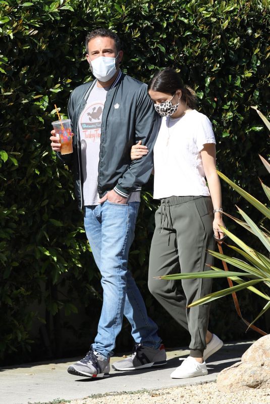 ANA DE ARMAS and Ben Affleck Out in Venice Beach 05/14/2020