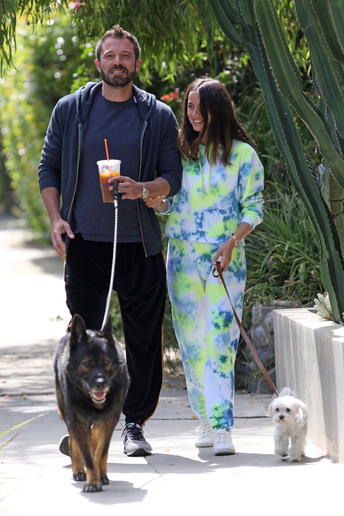 ANA DE ARMAS and Ben Affleck Out with Their Dogs in Venice Beach 05/27 ...