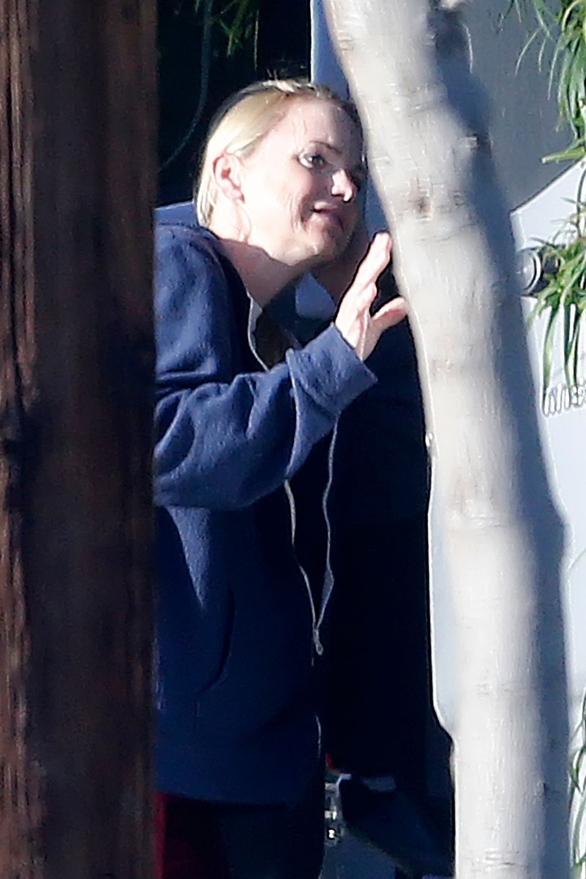ANNA FARIS Cleans Up Her Campervan in Los Angeles 05/24 ...