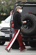 ANNA FARIS Shopping at Gelson
