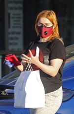 ARIEL WINTER Getting Take-out from Katsuya in Studio City 05/01/2020