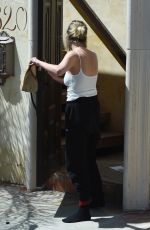 ASHLEY BENSON Receiving Order at Her Home in Los Angeles 05/15/2020