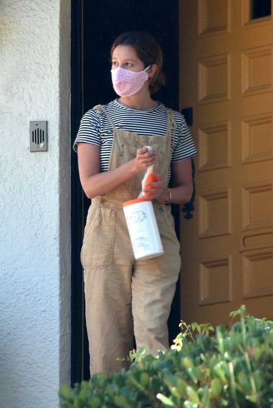 ASHLEY TOSDALE Outside Her House in Los Feliz 05/20/2020