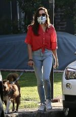 AUBREY PLAZA Shopping at a Pet Store in Los Angeles 05/11/2020