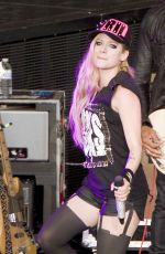 AVRIL LAVIGNE Performs in Mountain View 05/25/2009