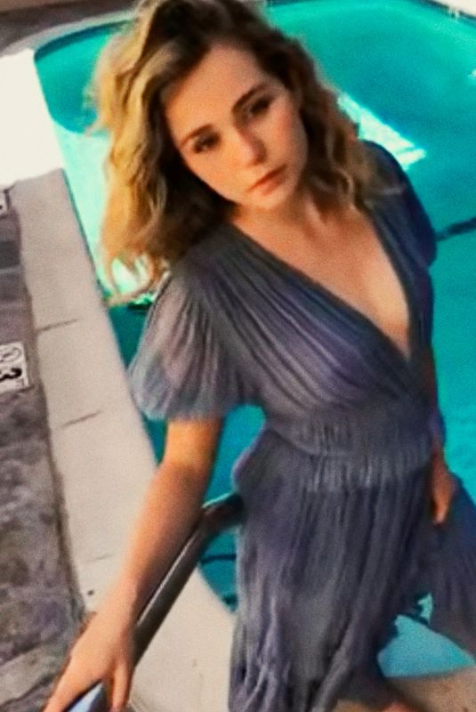 BREC BASSINGER for Sbjct Journal Facetime Photoshoot, May 2020