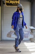 CALISTA FLOCKAHRT Picking Up Dinner at Sugarfish in Brentwood 05/24/2020