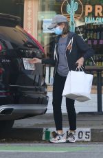 CALISTA FLOCKHART Gets Some Takeout in Santa Monica 05/07/2020
