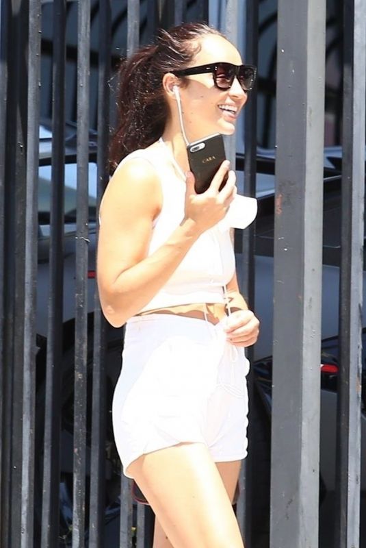 CARA SANTANA in Shorts Getting Her Car Serviced in Los Angeles 05/22/2020