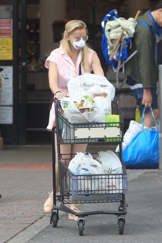 CORINNE OLYMPIOS Shopping at Ralphs in West Hollywood 05/19/2020
