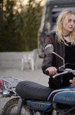 DAKOTA FANNING - Viena and the Fantomes, Promos 2020