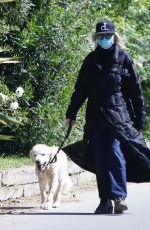 DIANE KEATON Out with Her Dog in Pacific Palisades 05/05/2020