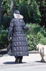 DIANE KEATON Out with Her Dog in Pacific Palisades 05/05/2020