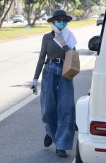 DIANE KEATONE Leaves Dentist Office in Brentwood 05/07/2020