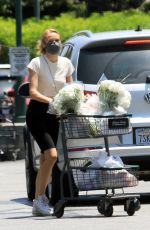 DIANE KRUGER Out Shopping in Los Angeles 05/28/2020