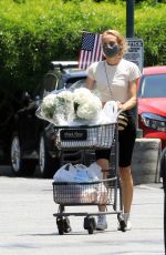 DIANE KRUGER Out Shopping in Los Angeles 05/28/2020