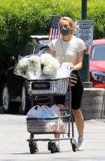 DIANE KRUGER Out Shopping in Los Angeles 05/28/2020
