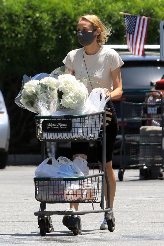 DIANE KRUGER Out Shopping in Los Angeles 05/28/2020