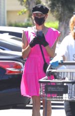 DIANE KRUGER Shopping at Bristol Farms in Beverly Hills 05/06/2020