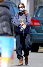DREW BARRYMORE Out in The Hamptons 05/07/2020