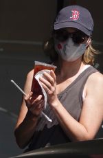 ELIZABETH BANKS Out for Coffee in Los Angeles 05/28/2020