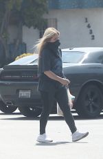 ELIZABETH BANKS Wearing a Mask Out in Los Angeles 05/23/2020